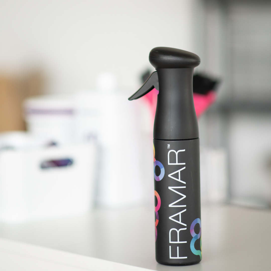 Framar Myst Assist bočica za špricanje – crna boja za profesionalnu uporabu