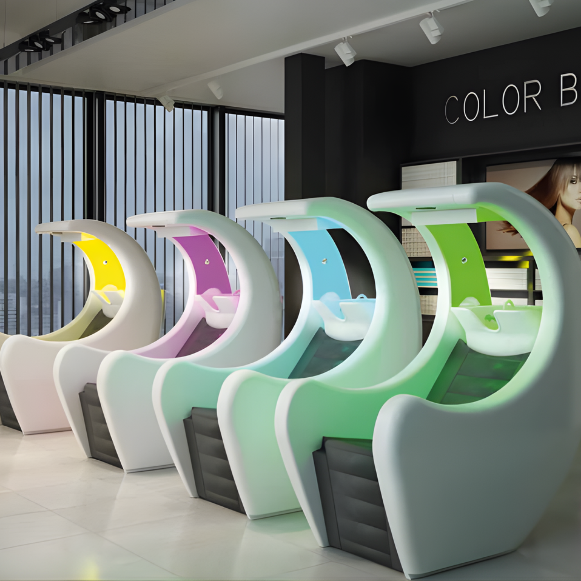 futuristički frizerski salon s četiri glavopera sa svjetlećim pokrovima u žutoj, ljubičastoj, plavoj i zelenoj boji